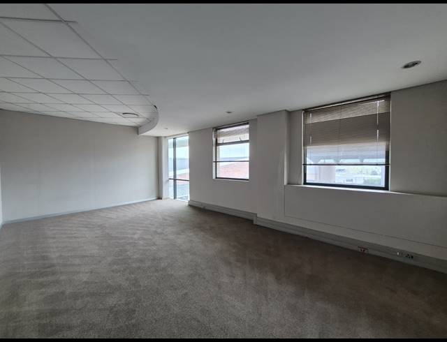 859M² OFFICE TO LET IN SUNNINGHILL